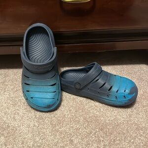 Boys slip ons